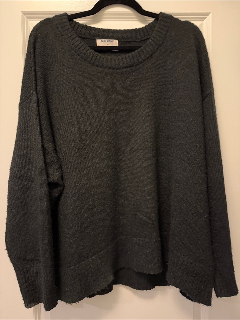 Old Navy Women's Crewneck Sweater in Black